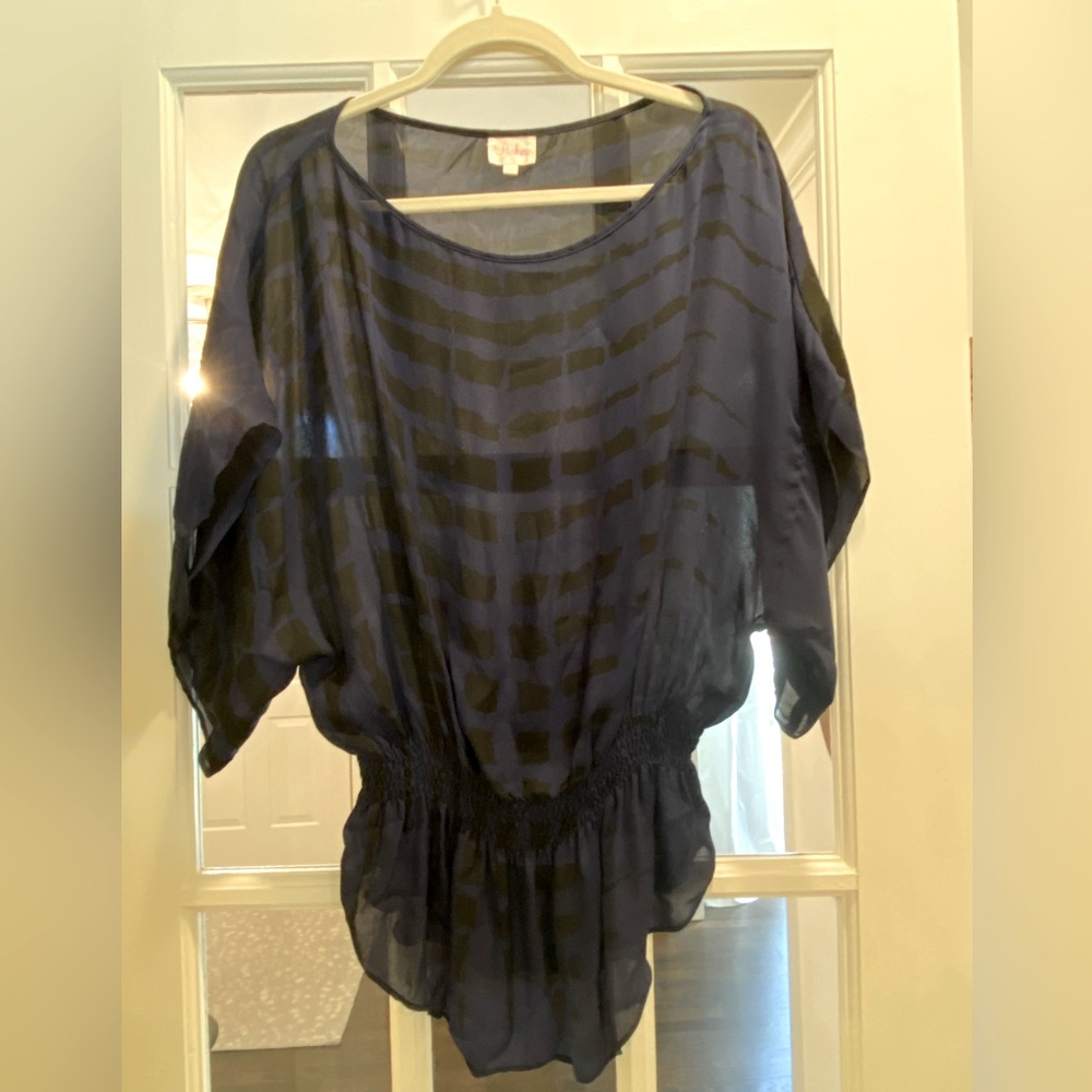 Parker silk navy (with black accent on fabric) flowy top - Large